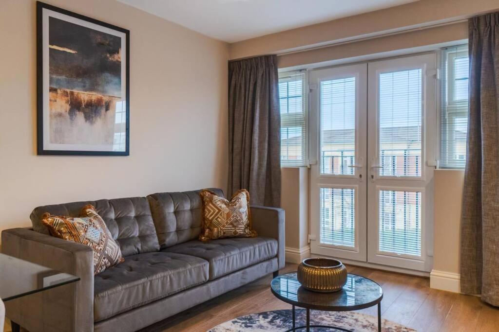 2bed/2bath Bliss, Private Parking Apartment