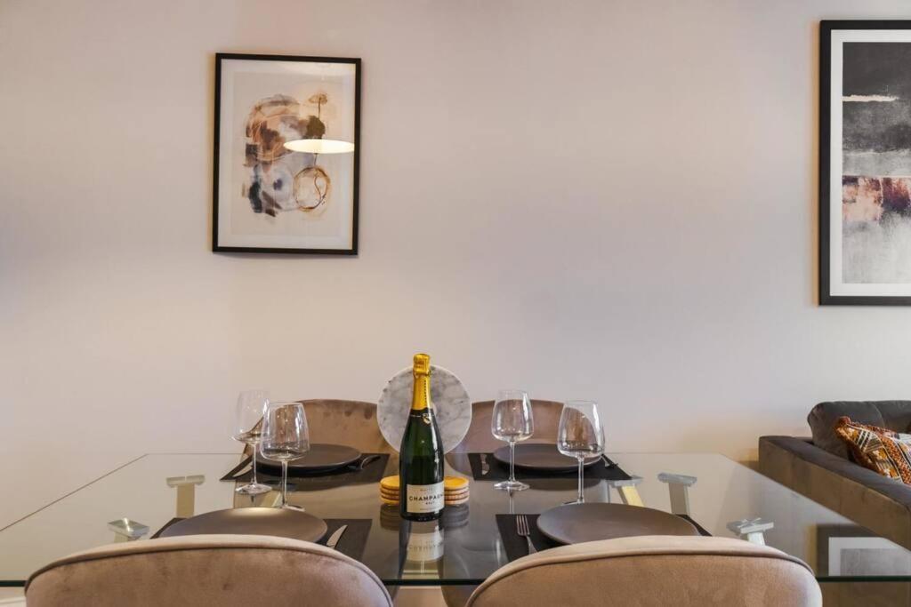 Apartment 2bed/2bath Bliss, Private Parking