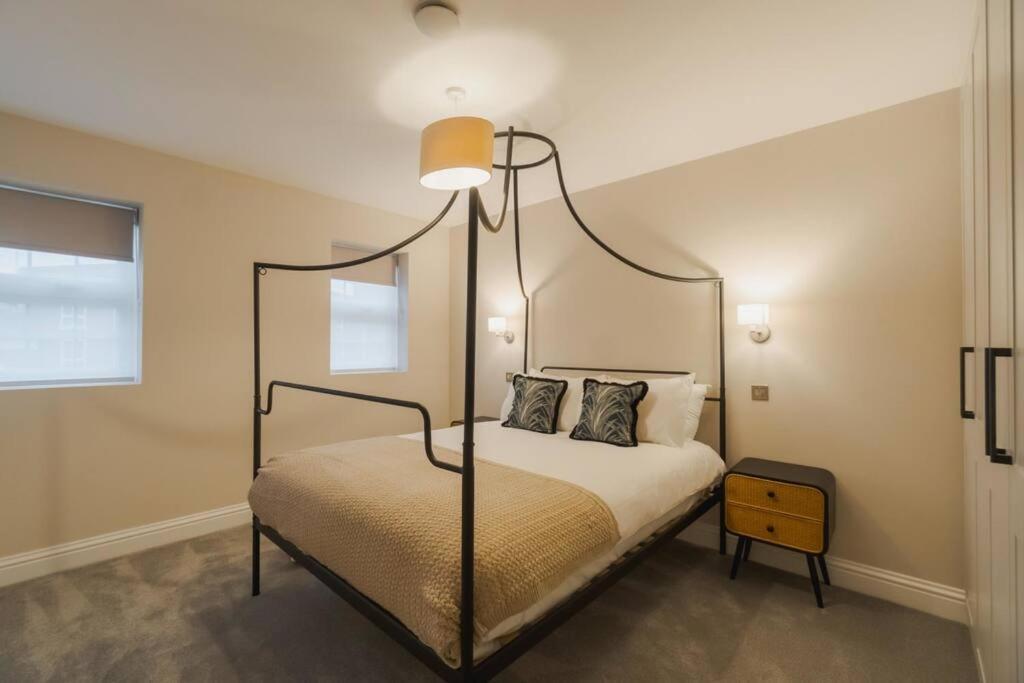 Apartment 2bed/2bath Bliss, Private Parking *