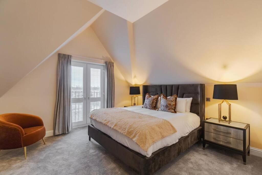 Luxury Penthouse - Castle Views - 2 Bed & Parking Windsor