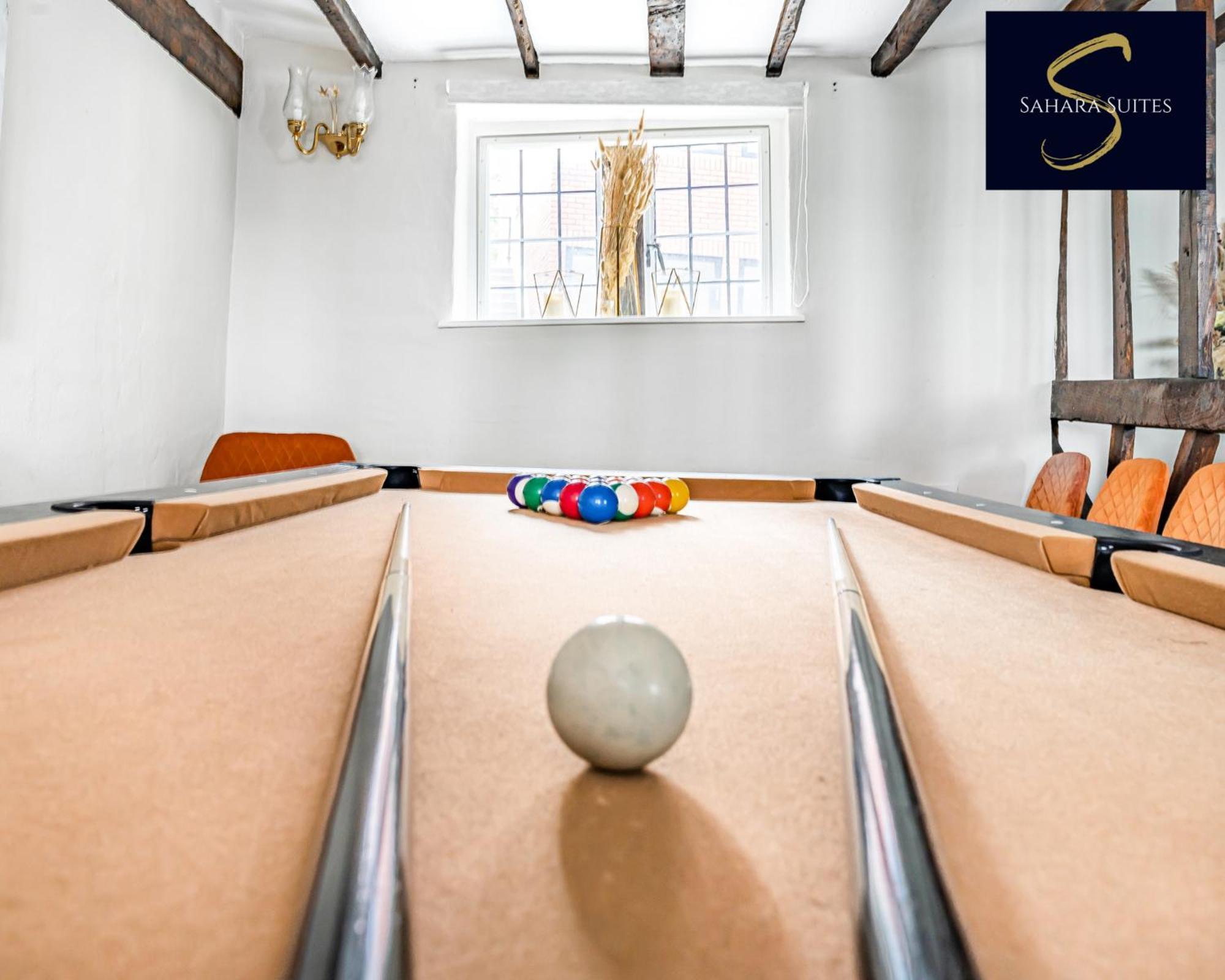 Royal Shack 3 Bed Parking Apartment