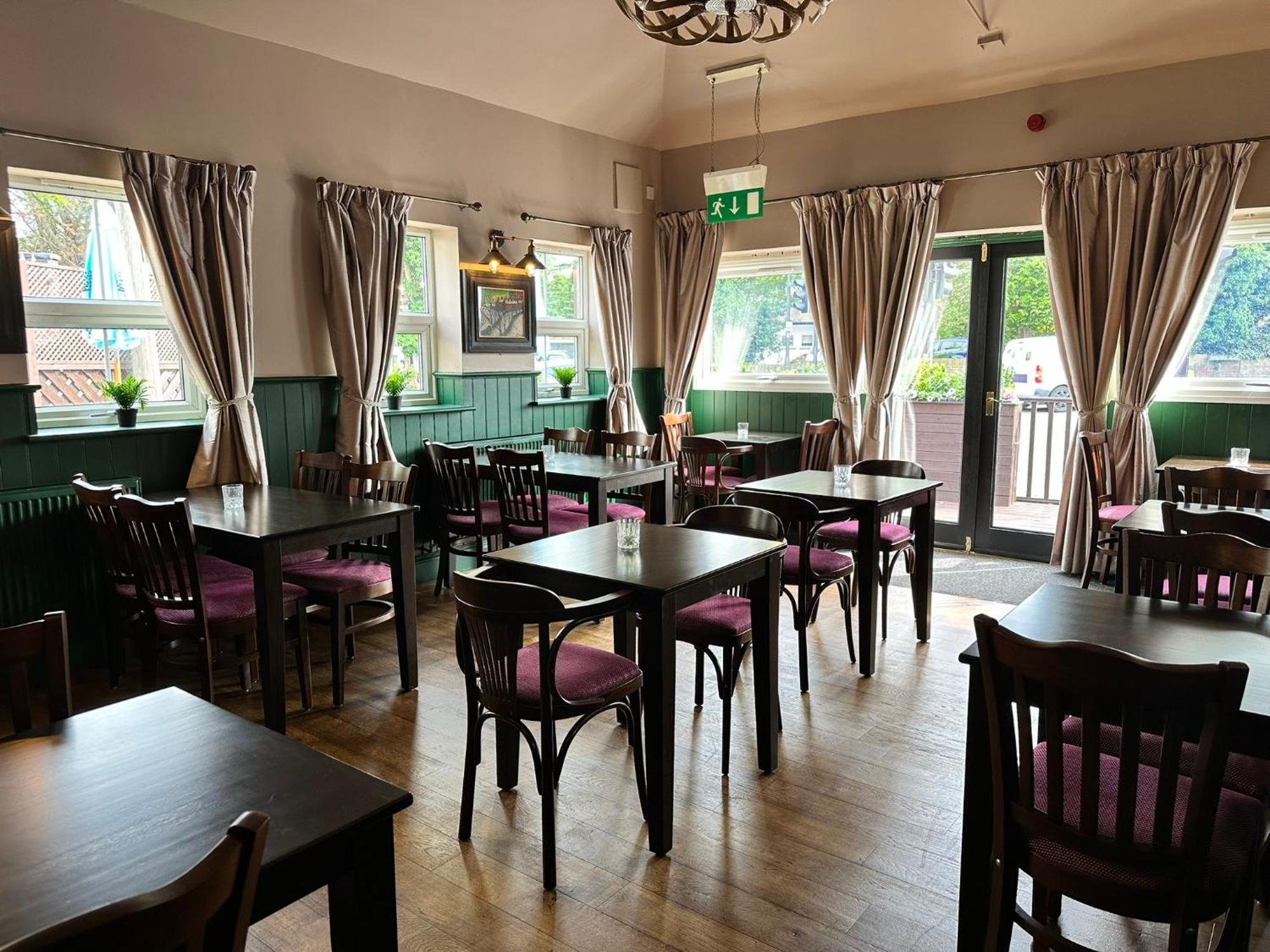 Hotel The Pub & With Onsite Free Parking 2 Minutes From Legoland
