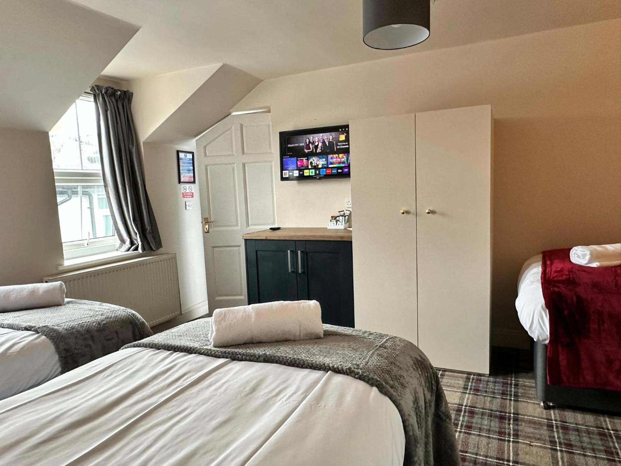 Hotel The Pub & With Onsite Free Parking 2 Minutes From Legoland