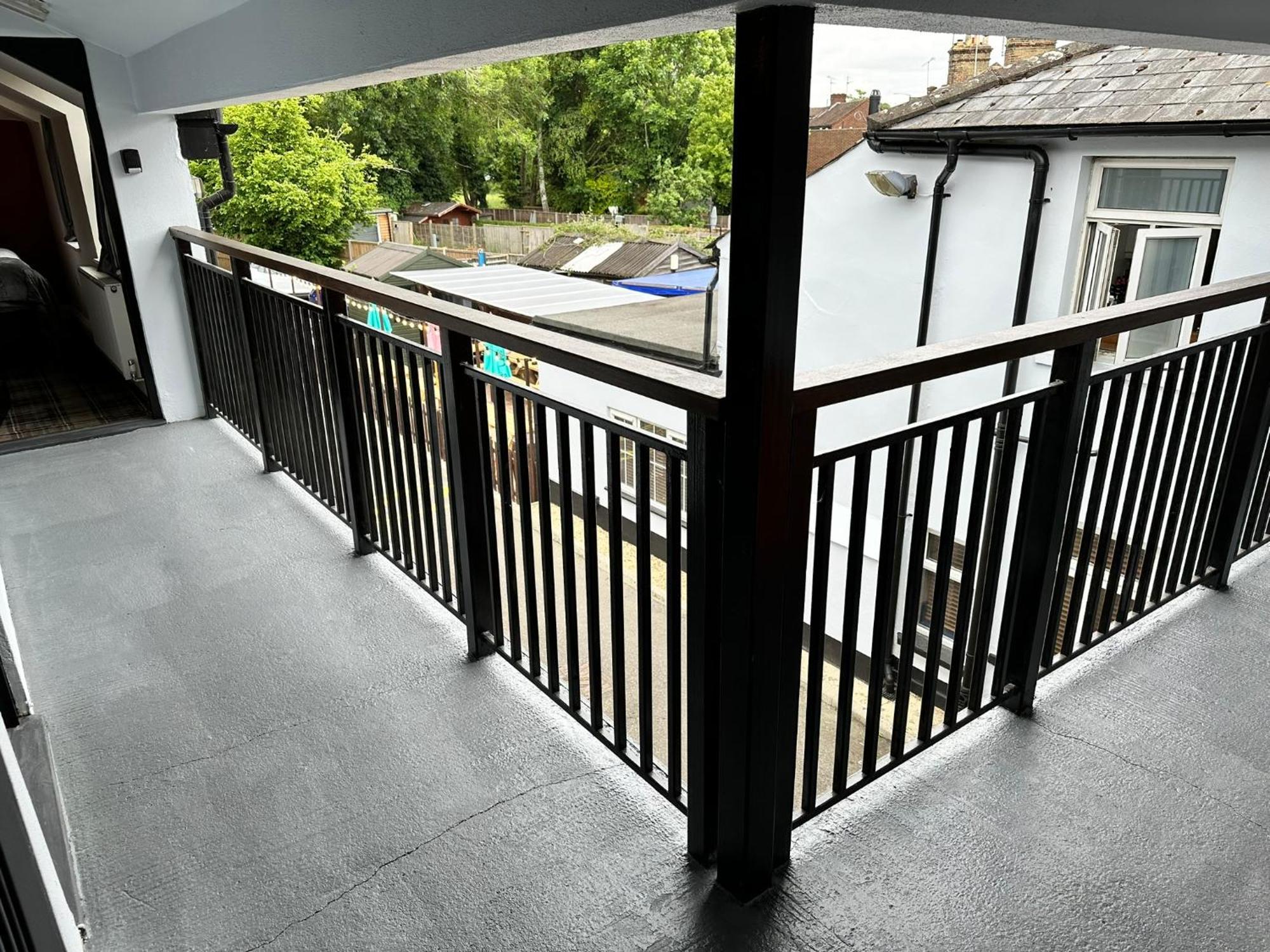 The Pub & With Onsite Free Parking 2 Minutes From Legoland Hotel Windsor