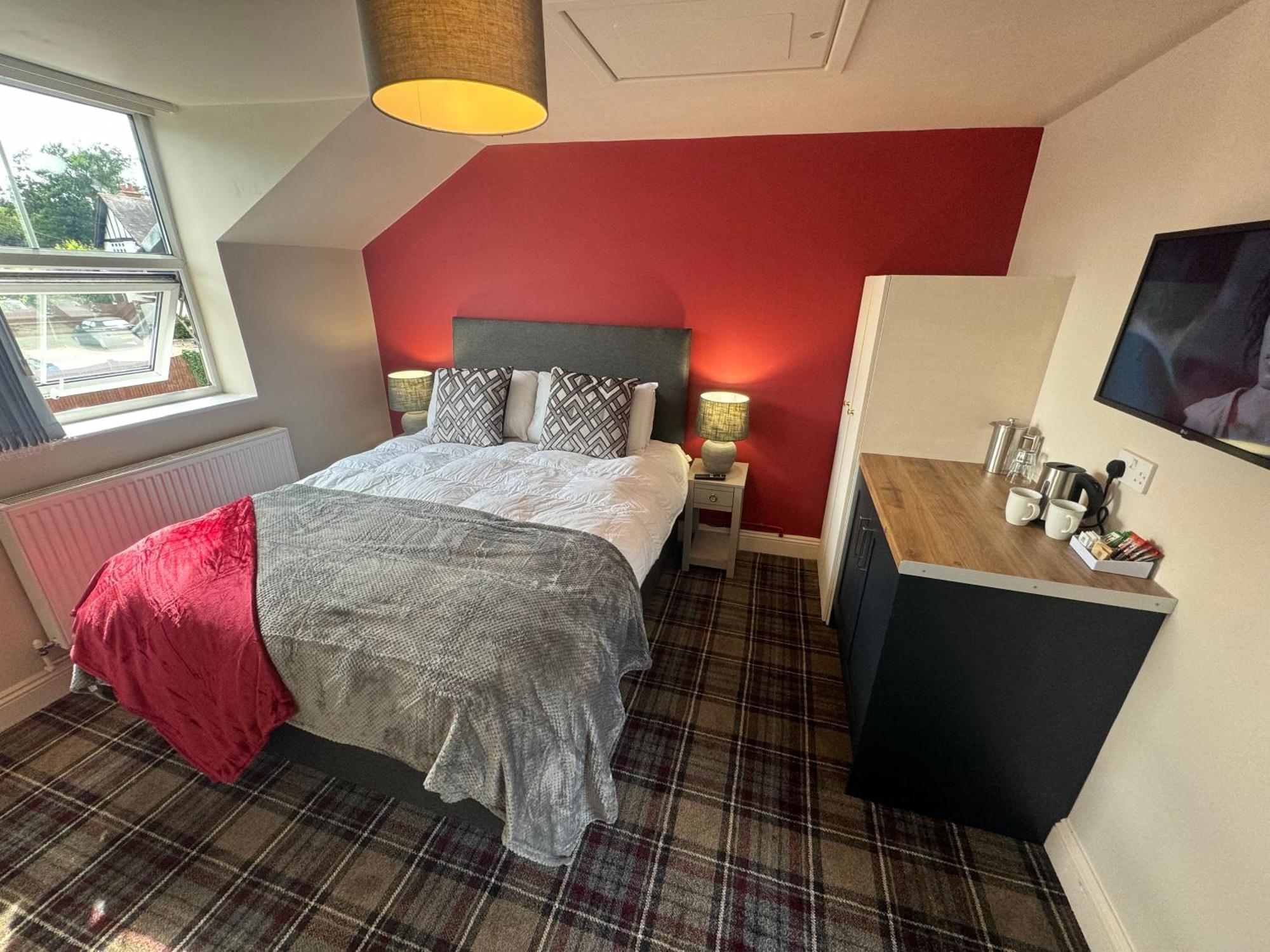 The Pub & With Onsite Free Parking 2 Minutes From Legoland 3*