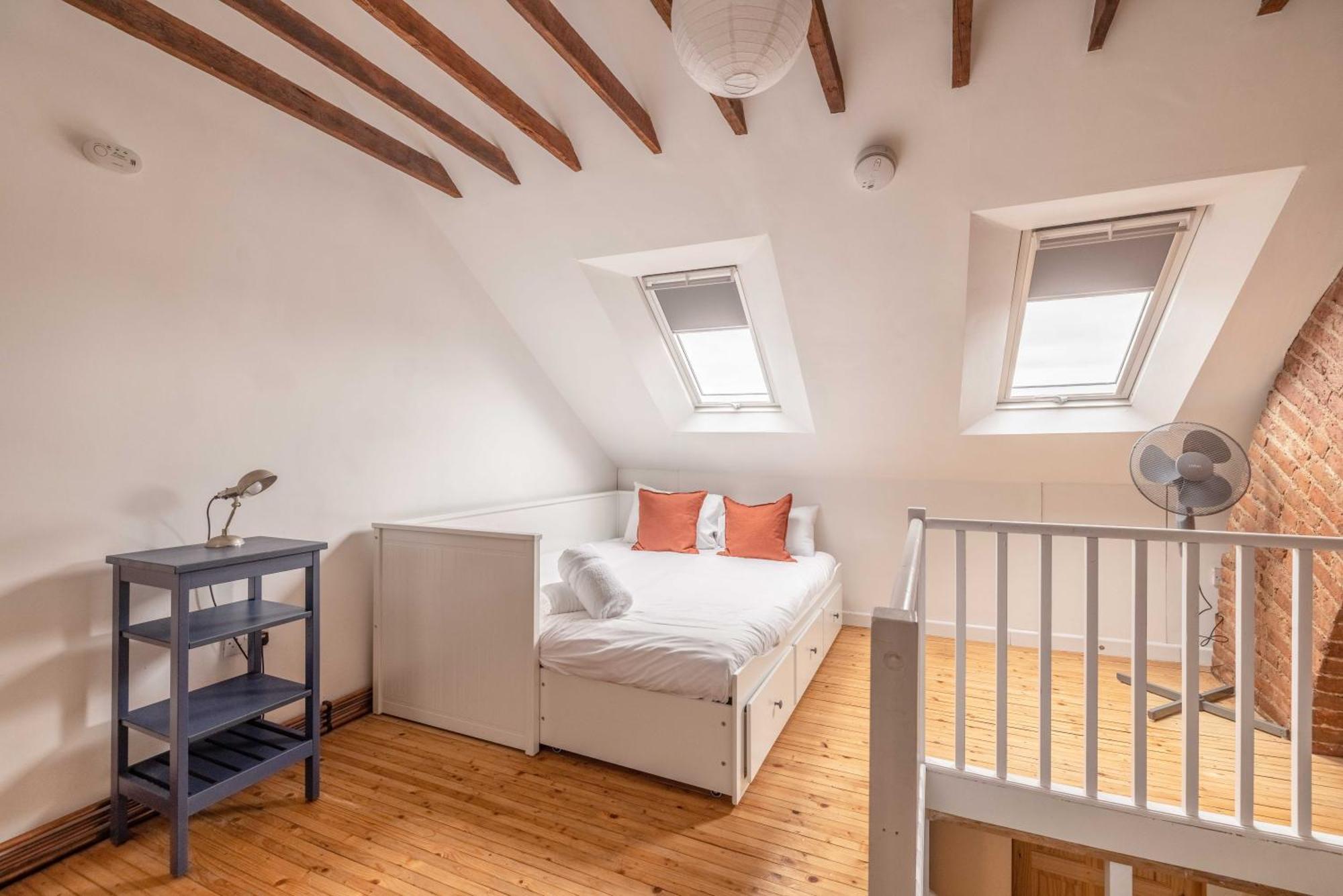 Cosy 2-bed Cottage, Close To And Legoland Holiday home *