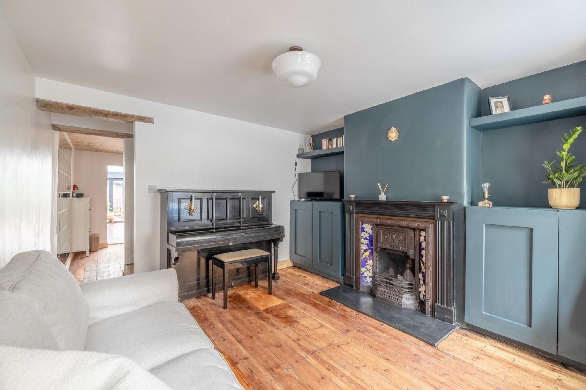Cosy 2-bed Cottage, Close To And Legoland Holiday home *
