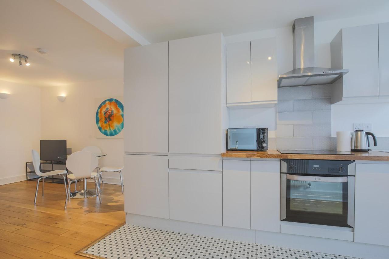 Apartment Entr - Modern In *