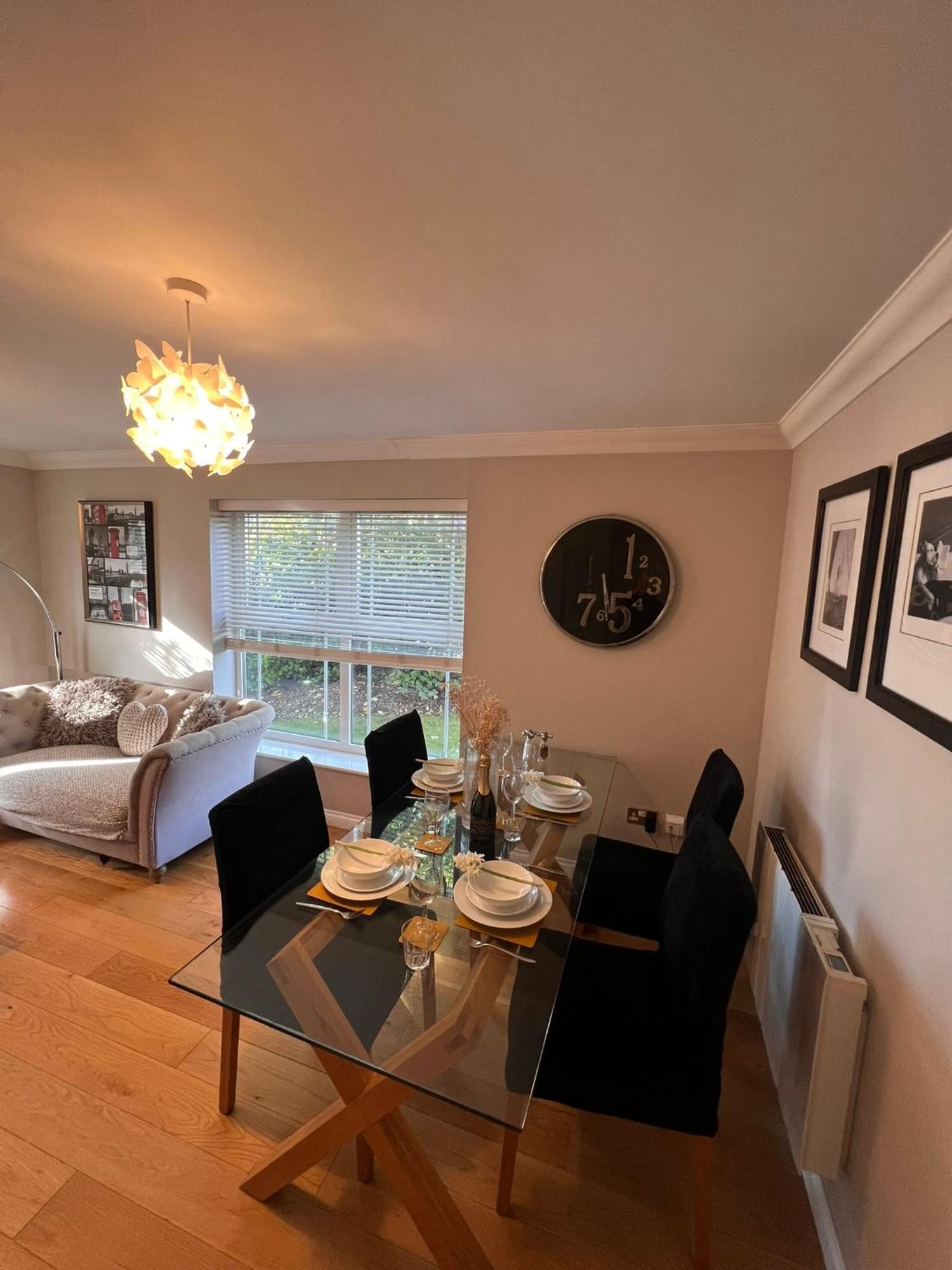 2 Bed 2 Bath Windsor Apartment & Parking 15Cc *