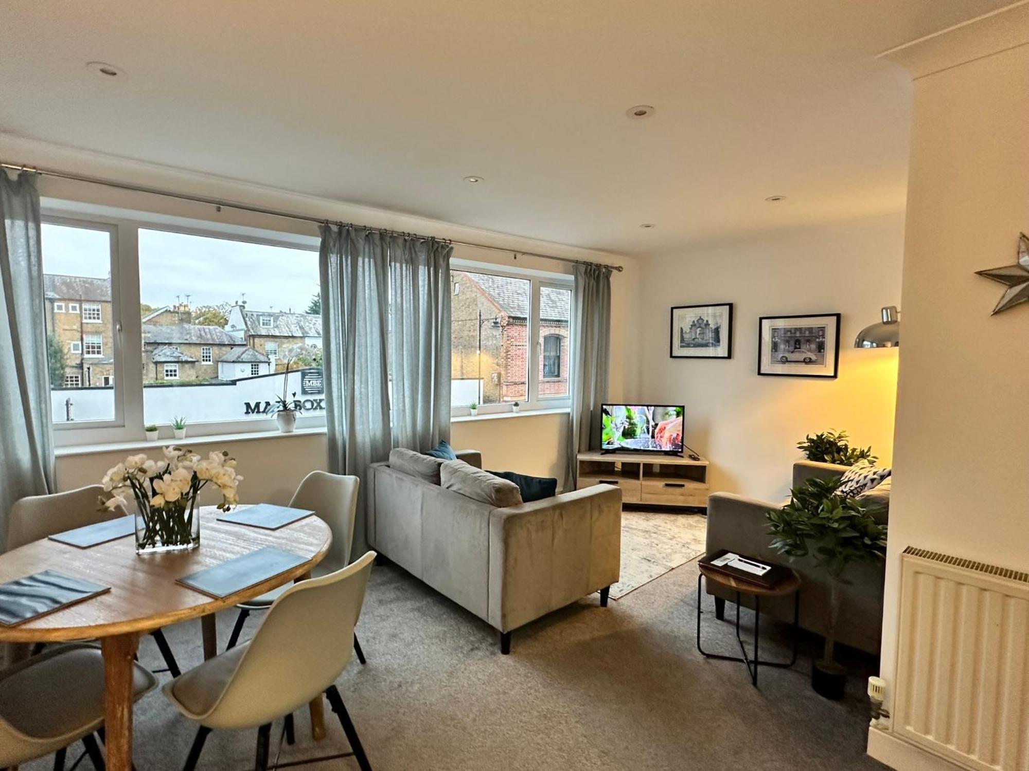 2 Bedroom In 33a Apartment
