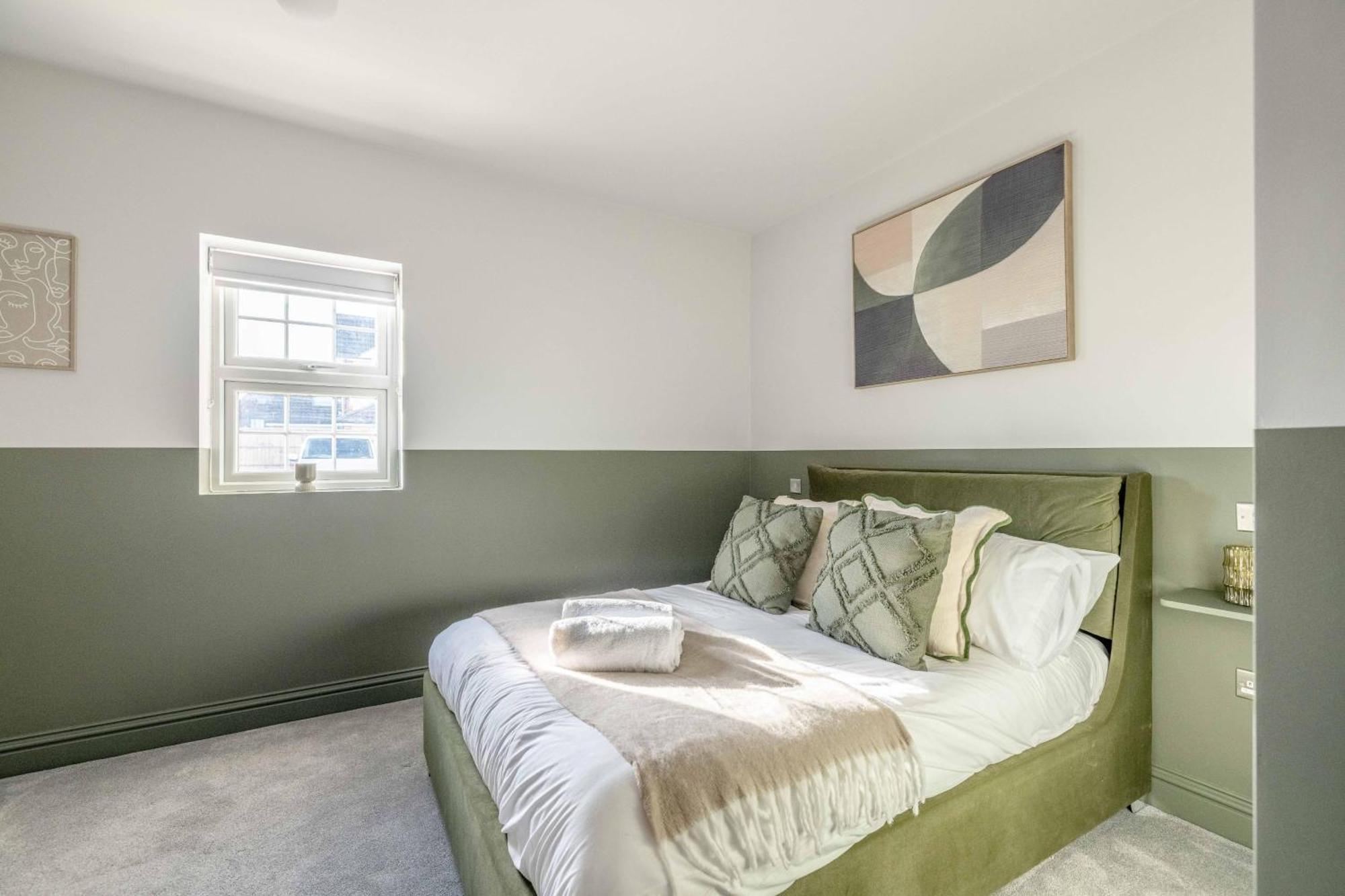 Apartment Garden Flat - 2 Bed 2 Bath - Allocated Parking