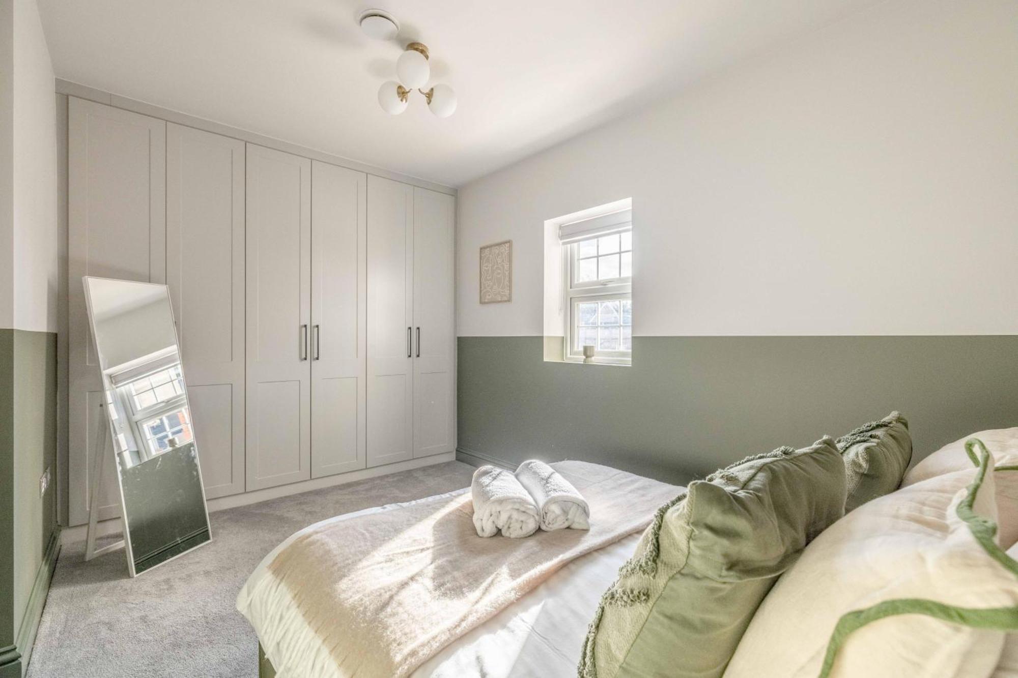 Apartment Garden Flat - 2 Bed 2 Bath - Allocated Parking