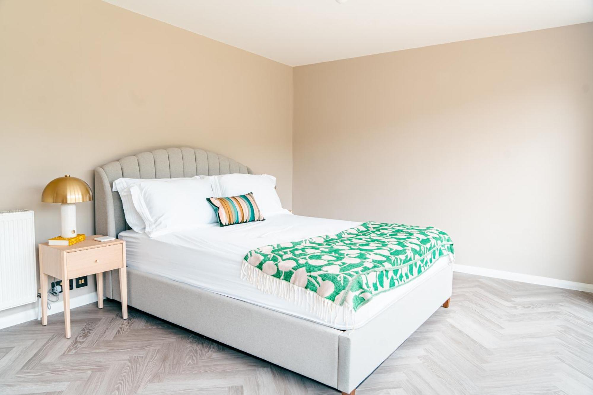 Holiday home Riverside Bliss In Windsor, 5 Bed, Secure Parking