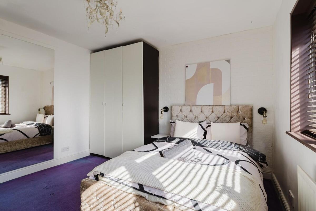 Apartment Four Bedroom House By Brookland Serviced Short Lets London With Free Wifi Windsor