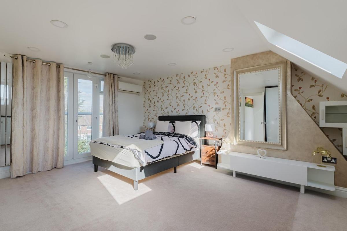 Four Bedroom House By Brookland Serviced Short Lets London With Free Wifi Windsor
