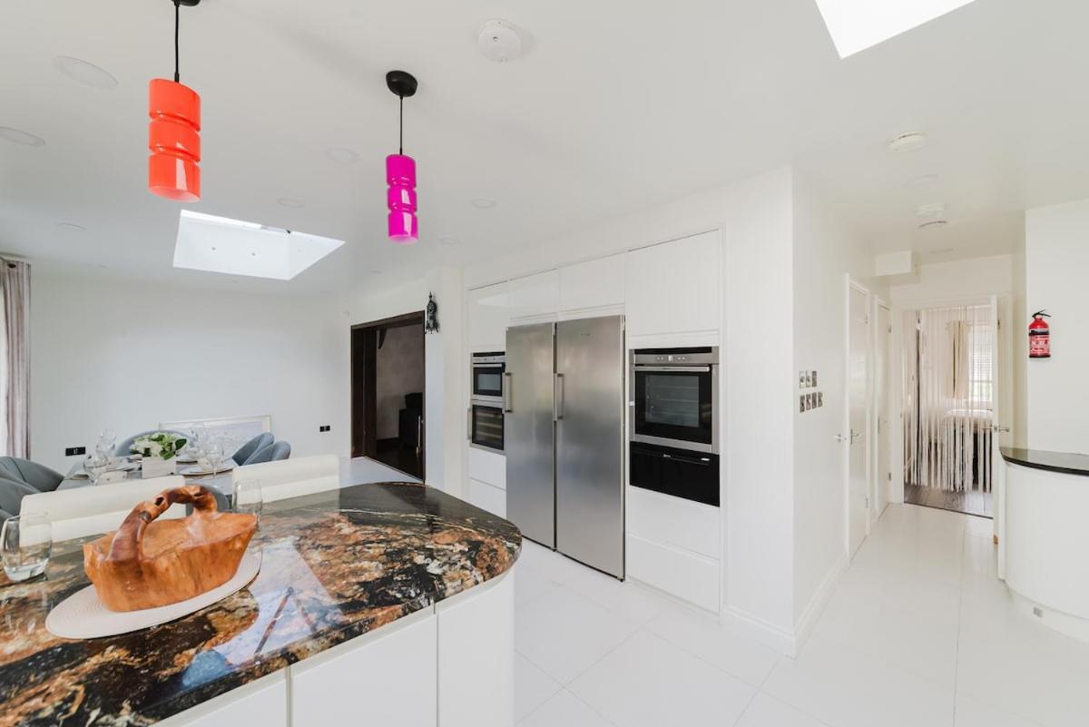 Four Bedroom House By Brookland Serviced Short Lets London With Free Wifi Apartment *