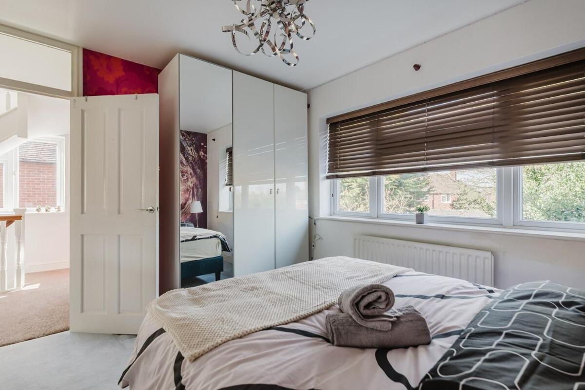Four Bedroom House By Brookland Serviced Short Lets London With Free Wifi Apartment