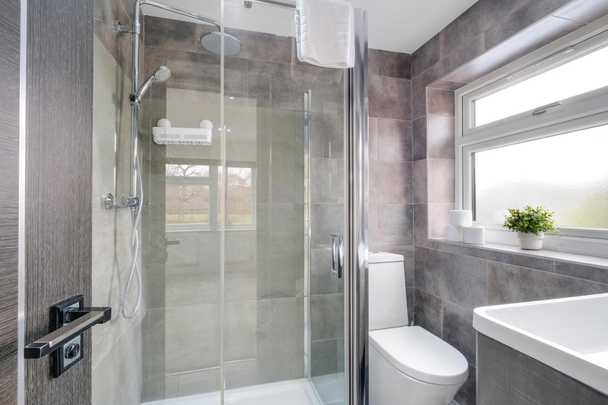 Holiday home Stunning 5 Bedroom, 3 Bathroom In