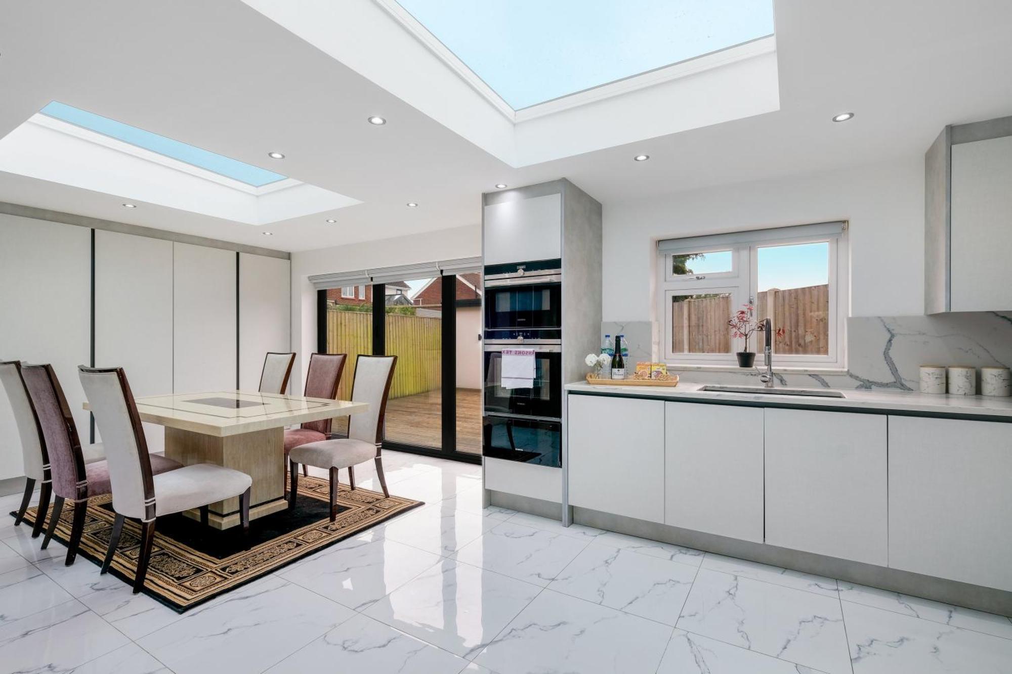 Stunning 5 Bedroom, 3 Bathroom In