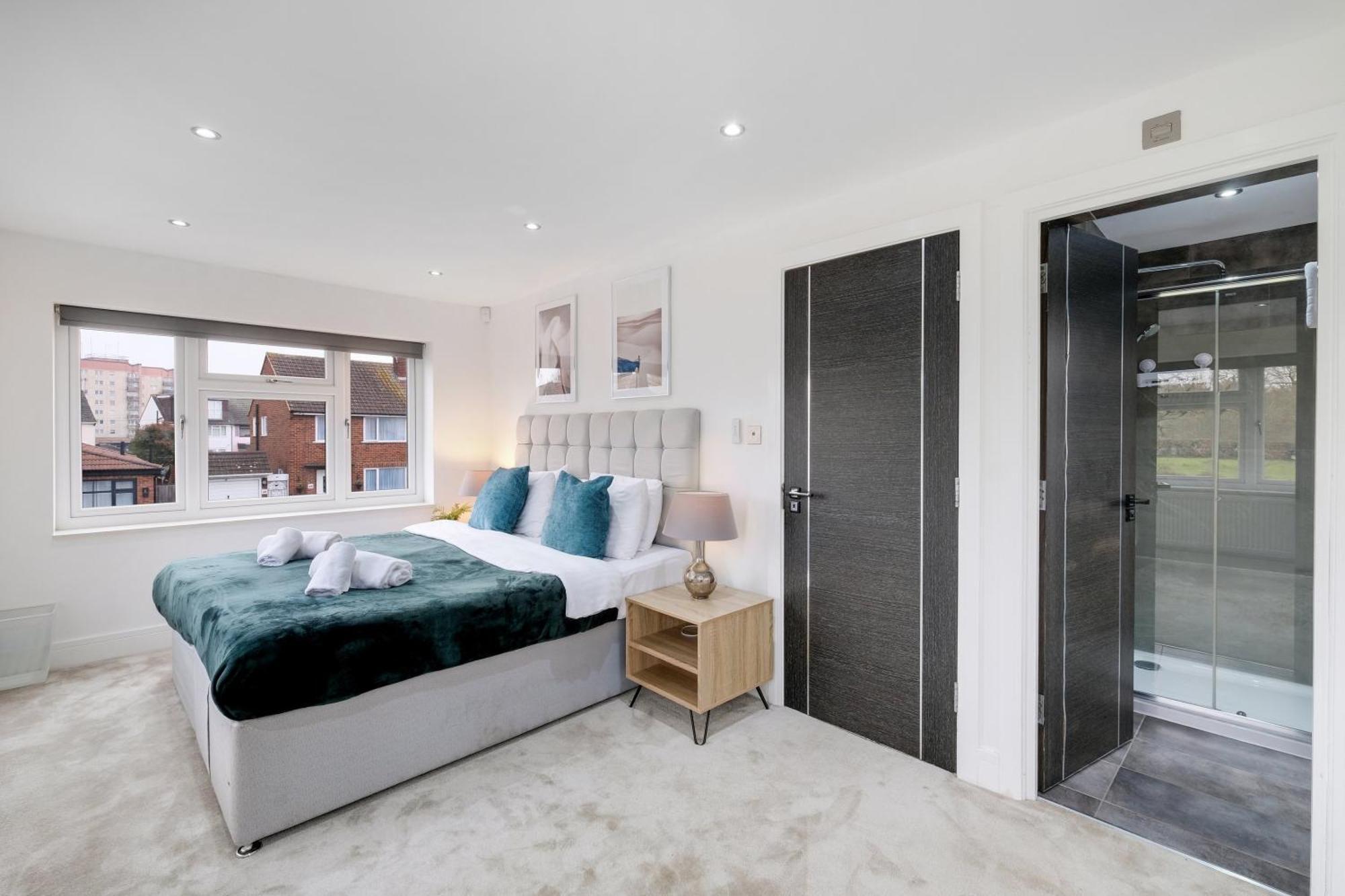 Holiday home Stunning 5 Bedroom, 3 Bathroom In
