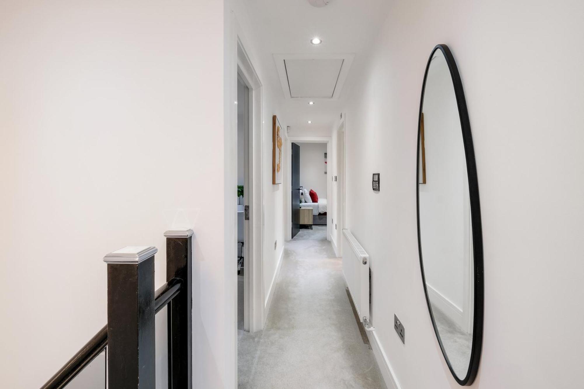 Holiday home Stunning 5 Bedroom, 3 Bathroom In Windsor