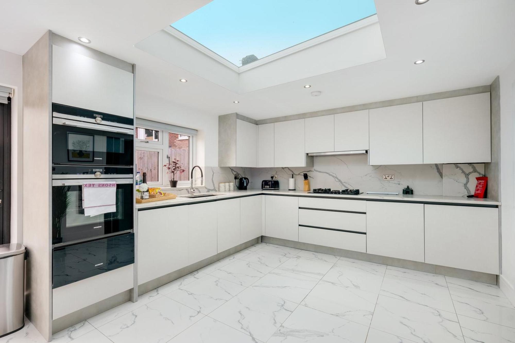 Holiday home Stunning 5 Bedroom, 3 Bathroom In *