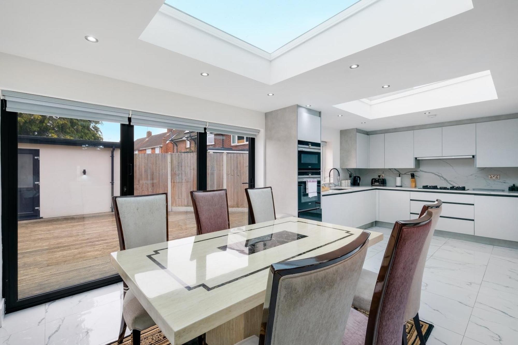 Holiday home Stunning 5 Bedroom, 3 Bathroom In