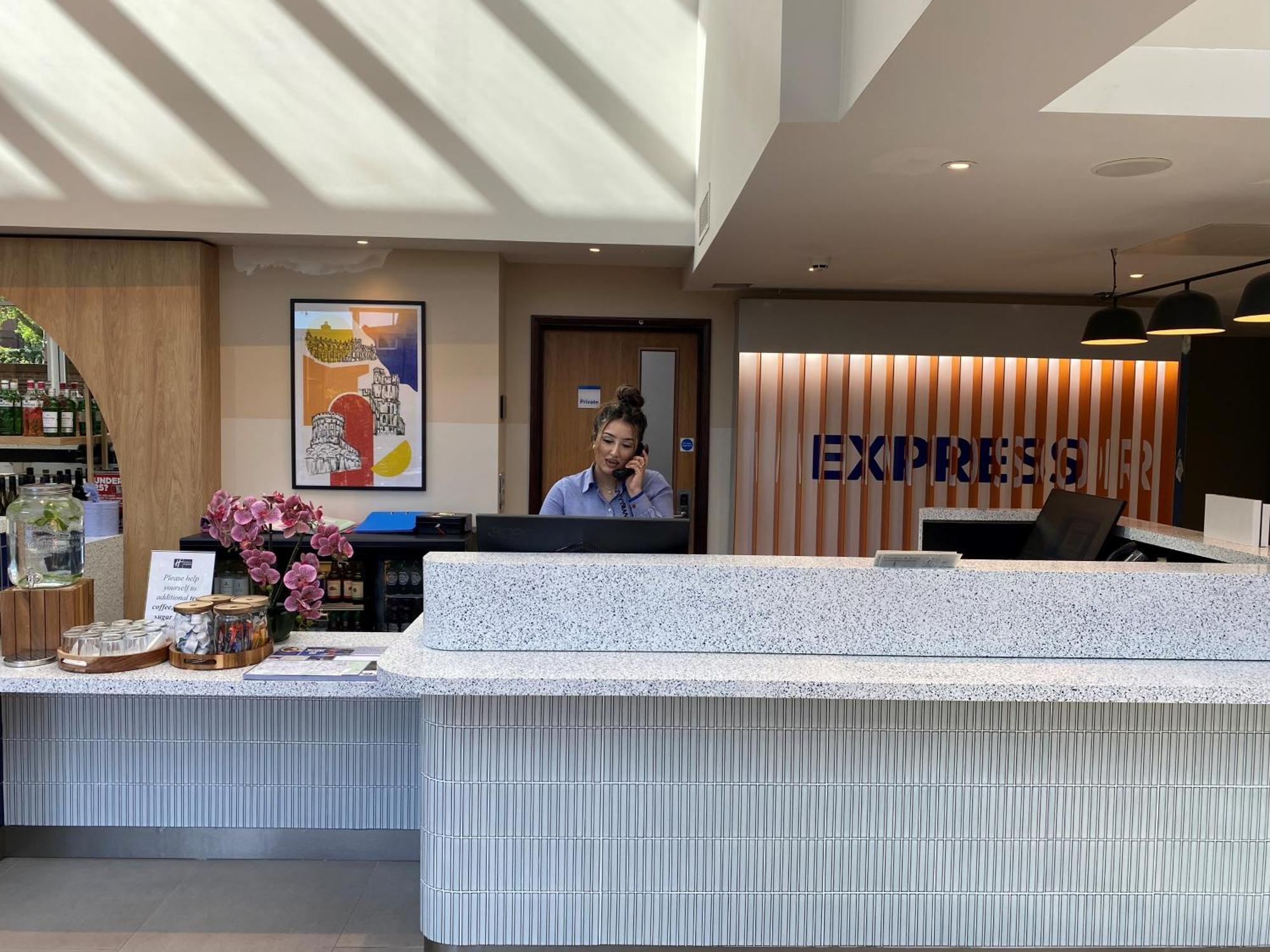 Hotel Express By Ihg Windsor