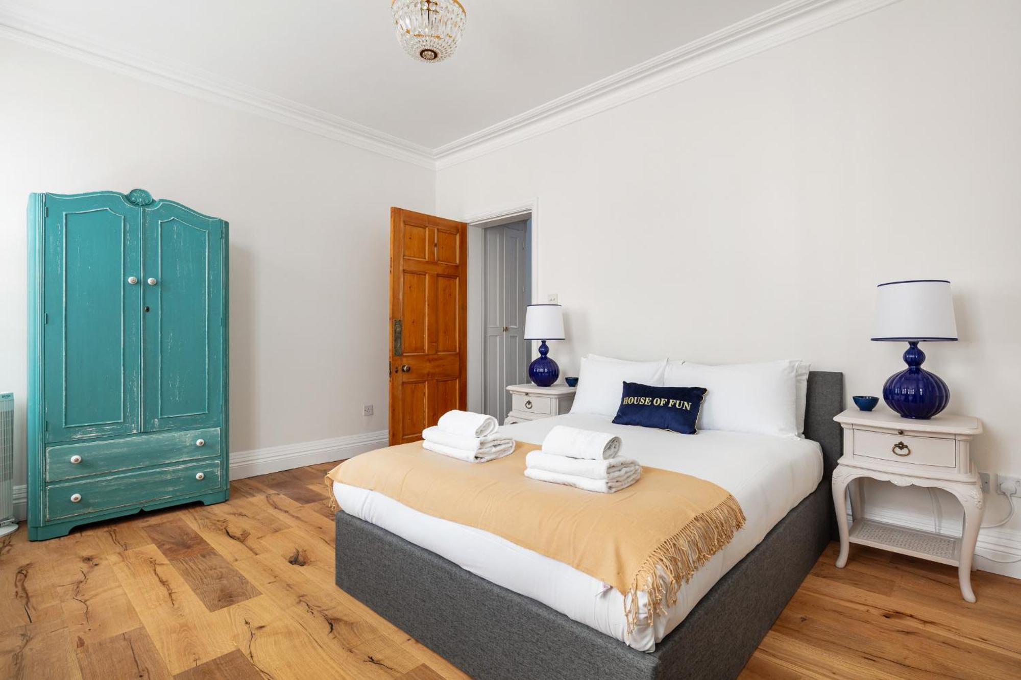 Holiday home Castle 4-bed & Garden