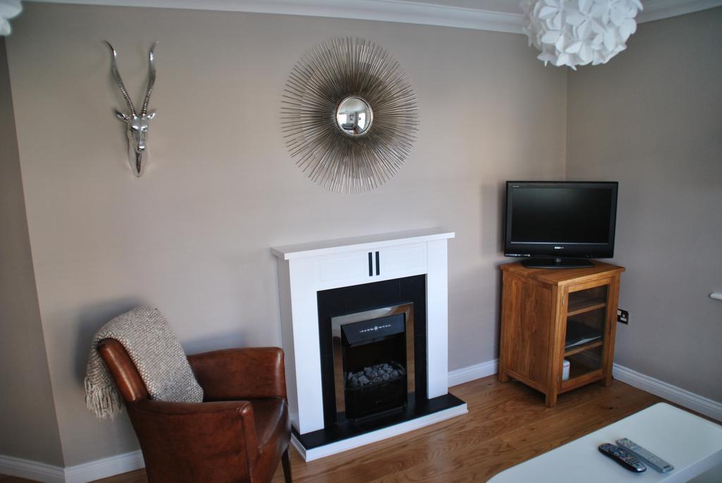 2 Bed 2 Bath Windsor Apartment & Parking 15Cc * Windsor