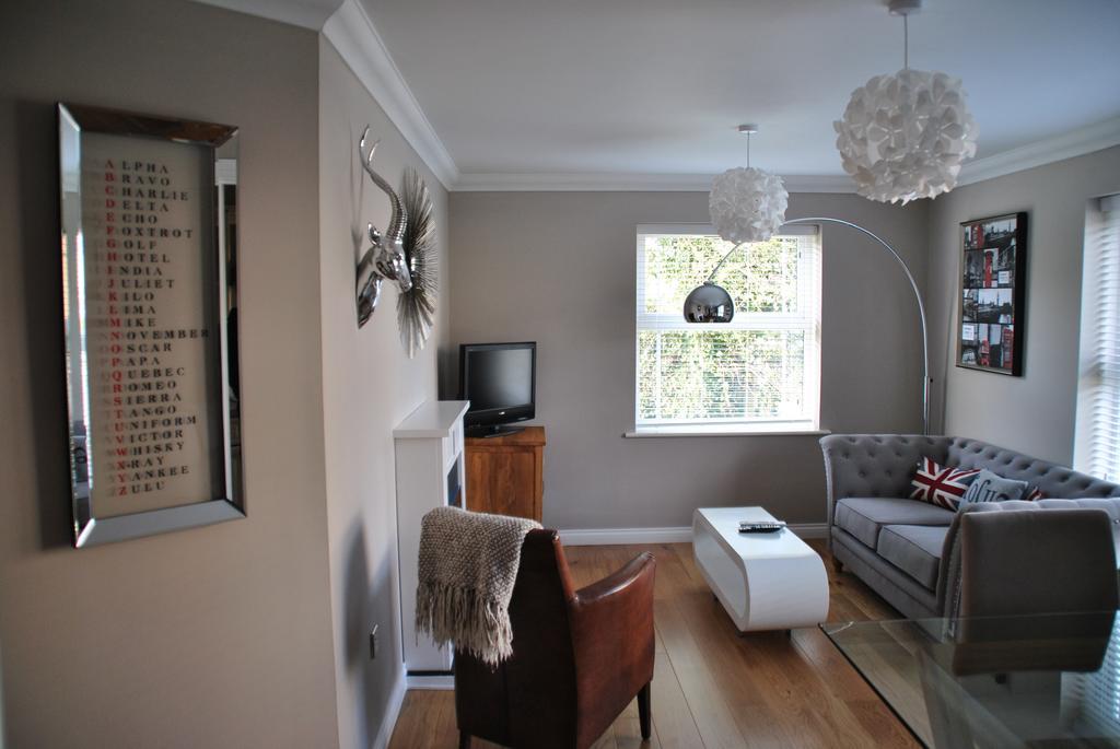 2 Bed 2 Bath Windsor Apartment & Parking 15Cc