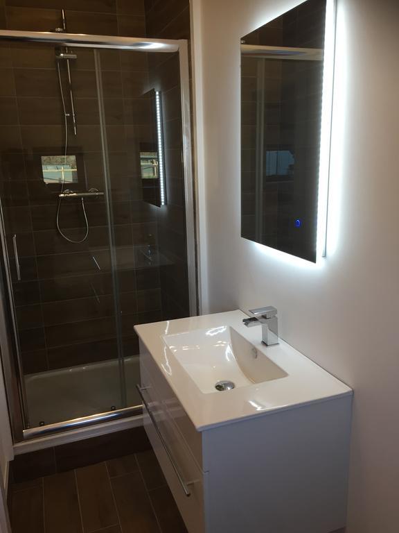 Willow Court Farm Studio West & Petting Farm, 8 Mins To Legoland & Windsor, 15 Mins To Lapland Uk *