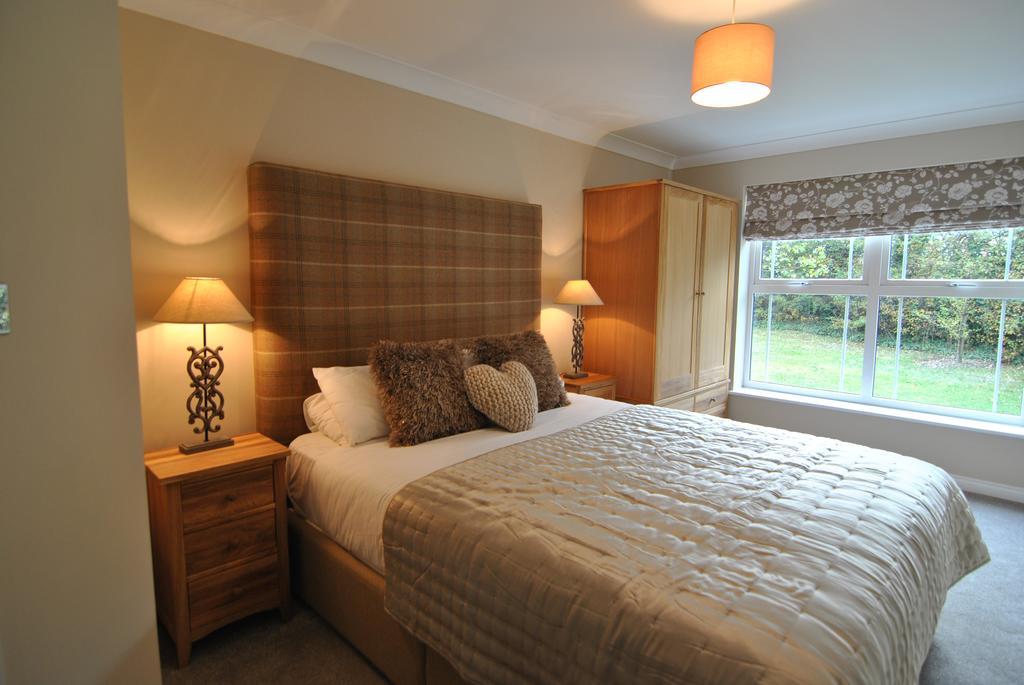 2 Bed 2 Bath Windsor Apartment & Parking 15Cc *
