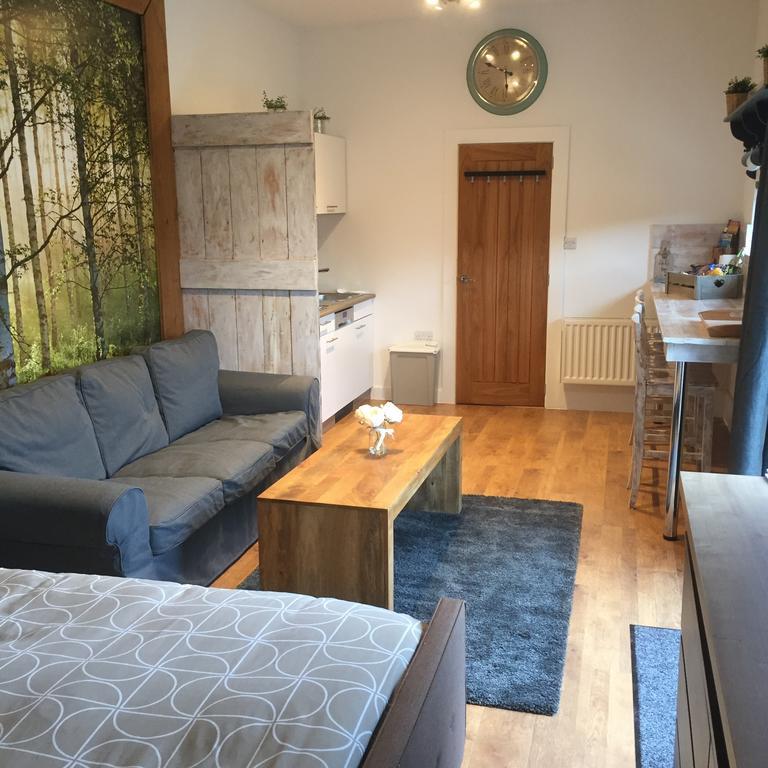 Willow Court Farm Studio West & Petting Farm, 8 Mins To Legoland & Windsor, 15 Mins To Lapland Uk *