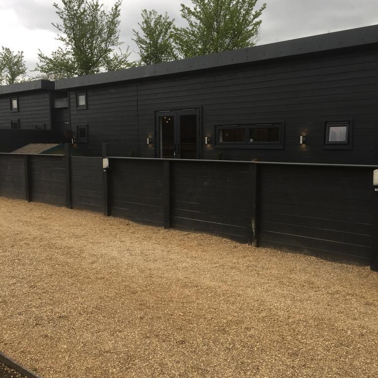 Willow Court Farm Studio West & Petting Farm, 8 Mins To Legoland & Windsor, 15 Mins To Lapland Uk Holiday home Windsor