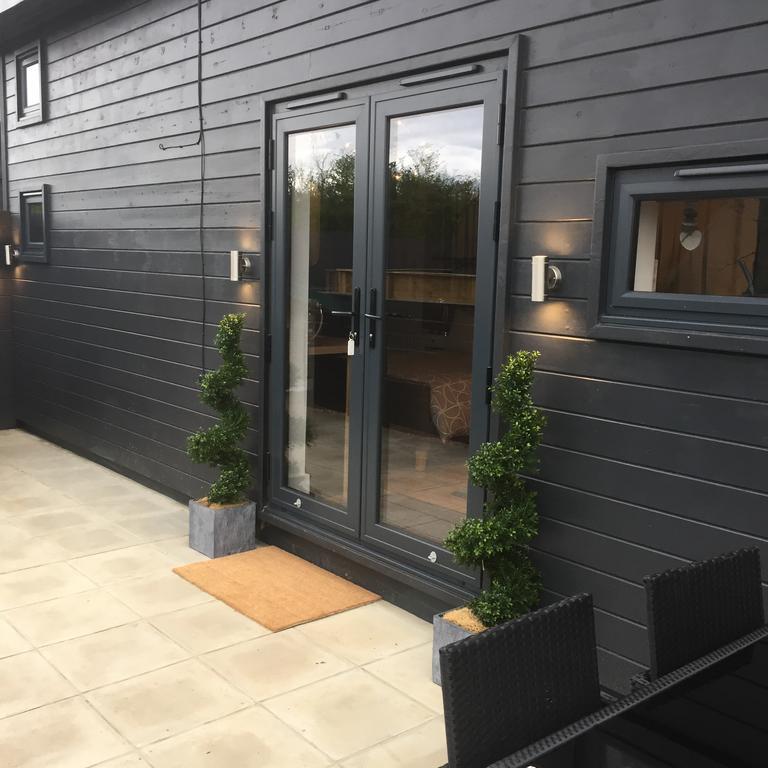 Willow Court Farm Studio West & Petting Farm, 8 Mins To Legoland & Windsor, 15 Mins To Lapland Uk